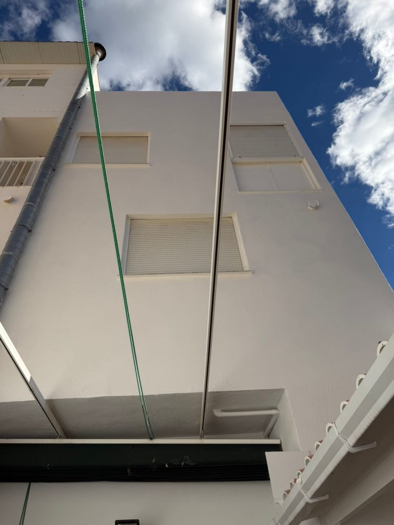 Fachada renovada y protegida