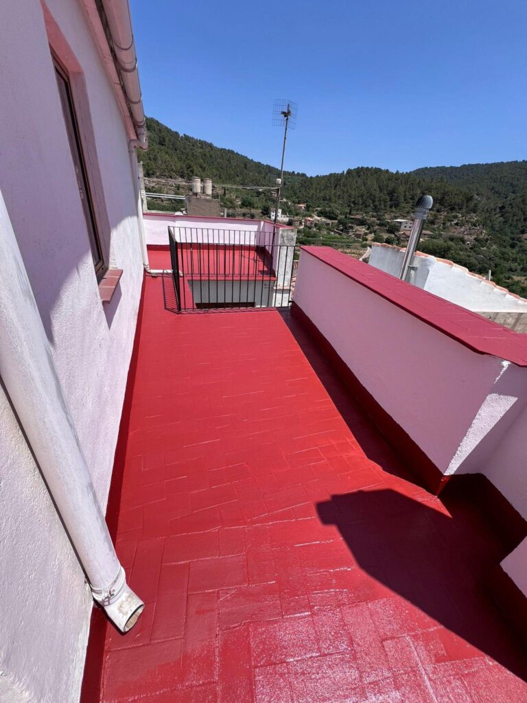 Reparación de humedades en terraza con impermeabilización