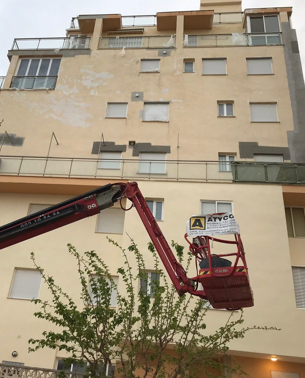 proyecto antes de aplicación de pintura antihumedad en fachada