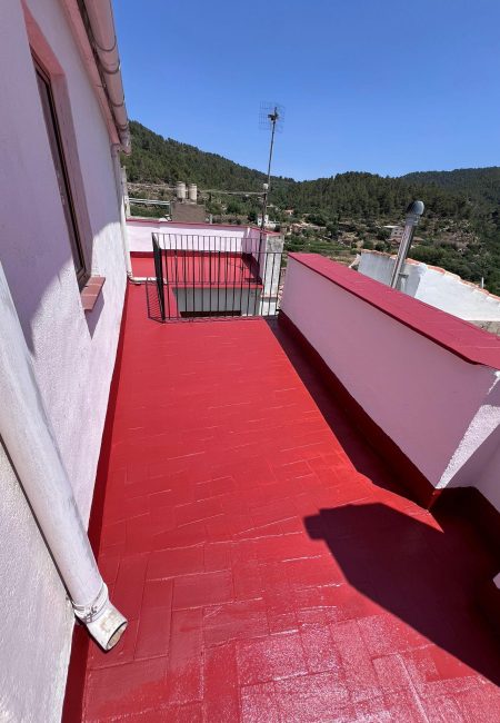 Reparación de humedades en terraza con impermeabilización