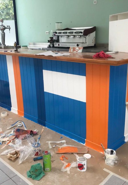 Proyecto de pintura en una cafeteria en Castellón